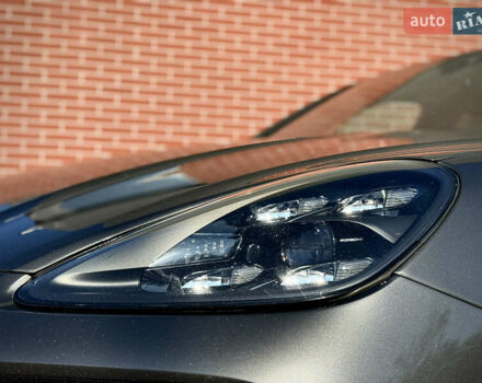 Серый Порше Cayenne Coupe, объемом двигателя 4 л и пробегом 34 тыс. км за 99900 $, фото 3 на Automoto.ua