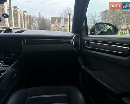 Серый Порше Cayenne Coupe, объемом двигателя 4 л и пробегом 49 тыс. км за 102999 $, фото 57 на Automoto.ua