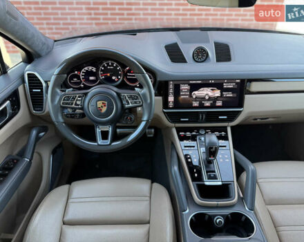 Серый Порше Cayenne Coupe, объемом двигателя 4 л и пробегом 34 тыс. км за 99900 $, фото 72 на Automoto.ua