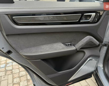 Серый Порше Cayenne Coupe, объемом двигателя 4 л и пробегом 5 тыс. км за 205000 $, фото 40 на Automoto.ua