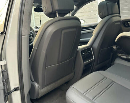 Серый Порше Cayenne Coupe, объемом двигателя 4 л и пробегом 14 тыс. км за 120000 $, фото 19 на Automoto.ua