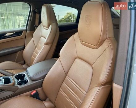 Серый Порше Cayenne Coupe, объемом двигателя 3 л и пробегом 33 тыс. км за 101384 $, фото 31 на Automoto.ua