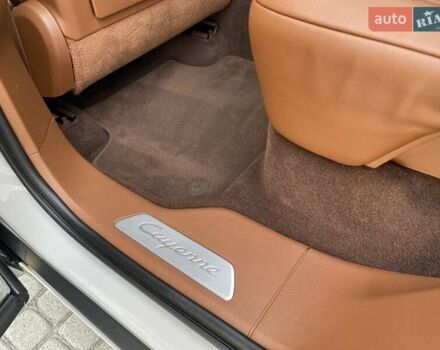 Серый Порше Cayenne Coupe, объемом двигателя 3 л и пробегом 33 тыс. км за 101384 $, фото 37 на Automoto.ua