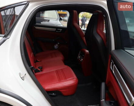 Серый Порше Cayenne Coupe, объемом двигателя 4 л и пробегом 25 тыс. км за 124900 $, фото 43 на Automoto.ua