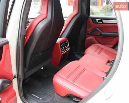 Серый Порше Cayenne Coupe, объемом двигателя 4 л и пробегом 25 тыс. км за 124900 $, фото 42 на Automoto.ua