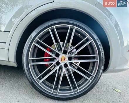 Сірий Порше Cayenne Coupe, об'ємом двигуна 4 л та пробігом 18 тис. км за 137000 $, фото 16 на Automoto.ua