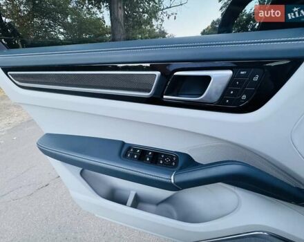 Сірий Порше Cayenne Coupe, об'ємом двигуна 4 л та пробігом 18 тис. км за 137000 $, фото 23 на Automoto.ua