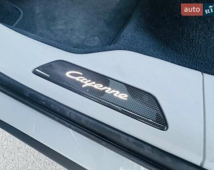 Сірий Порше Cayenne Coupe, об'ємом двигуна 4 л та пробігом 18 тис. км за 137000 $, фото 32 на Automoto.ua