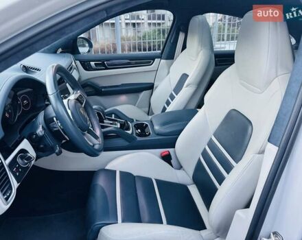 Сірий Порше Cayenne Coupe, об'ємом двигуна 4 л та пробігом 18 тис. км за 137000 $, фото 22 на Automoto.ua