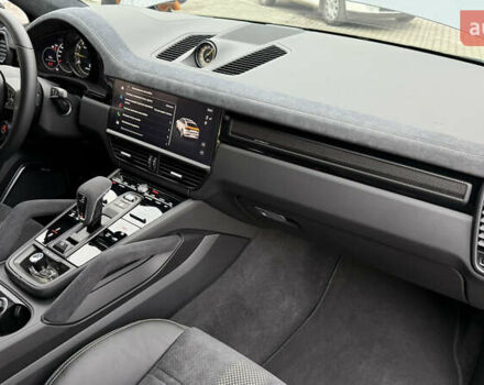 Серый Порше Cayenne Coupe, объемом двигателя 4 л и пробегом 5 тыс. км за 205000 $, фото 35 на Automoto.ua