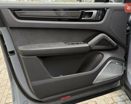 Серый Порше Cayenne Coupe, объемом двигателя 4 л и пробегом 5 тыс. км за 205000 $, фото 45 на Automoto.ua