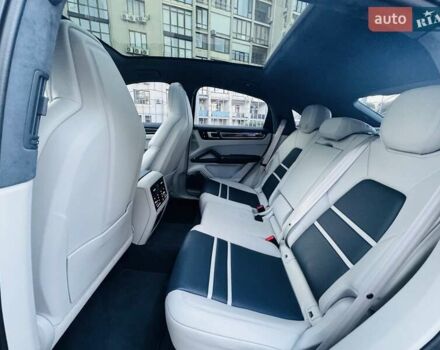 Сірий Порше Cayenne Coupe, об'ємом двигуна 4 л та пробігом 18 тис. км за 137000 $, фото 34 на Automoto.ua
