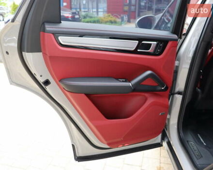 Серый Порше Cayenne Coupe, объемом двигателя 4 л и пробегом 25 тыс. км за 124900 $, фото 35 на Automoto.ua