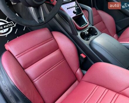 Серый Порше Cayenne Coupe, объемом двигателя 4 л и пробегом 8 тыс. км за 269900 $, фото 46 на Automoto.ua