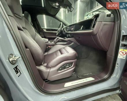 Серый Порше Cayenne Coupe, объемом двигателя 3.98 л и пробегом 43 тыс. км за 145000 $, фото 7 на Automoto.ua