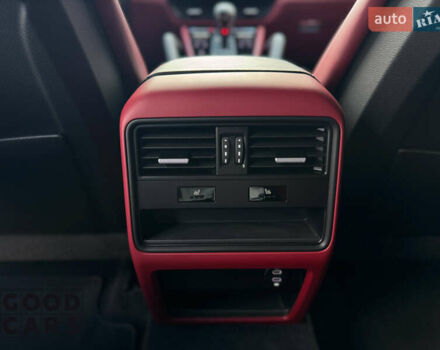 Серый Порше Cayenne Coupe, объемом двигателя 4 л и пробегом 5 тыс. км за 233000 $, фото 42 на Automoto.ua