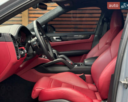 Серый Порше Cayenne Coupe, объемом двигателя 4 л и пробегом 5 тыс. км за 233000 $, фото 30 на Automoto.ua