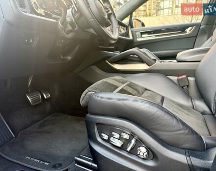 Серый Порше Cayenne Coupe, объемом двигателя 4 л и пробегом 5 тыс. км за 212000 $, фото 37 на Automoto.ua