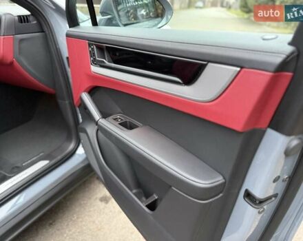 Серый Порше Cayenne Coupe, объемом двигателя 3 л и пробегом 26 тыс. км за 135555 $, фото 73 на Automoto.ua