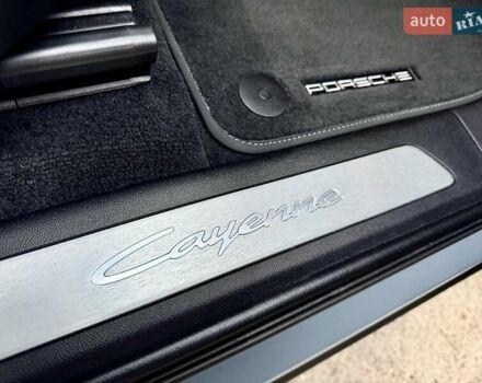 Серый Порше Cayenne Coupe, объемом двигателя 3 л и пробегом 26 тыс. км за 135555 $, фото 74 на Automoto.ua