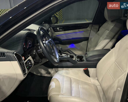 Синий Порше Cayenne Coupe, объемом двигателя 2.89 л и пробегом 11 тыс. км за 94500 $, фото 38 на Automoto.ua
