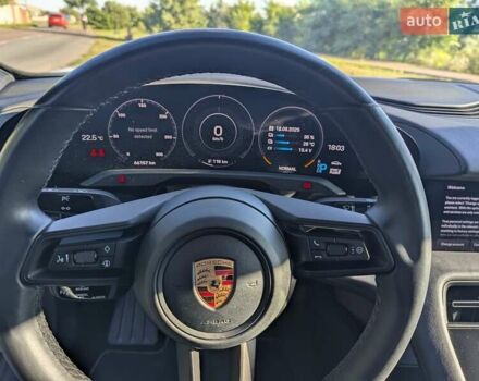 Белый Порше Тайкан, объемом двигателя 0 л и пробегом 77 тыс. км за 59000 $, фото 11 на Automoto.ua