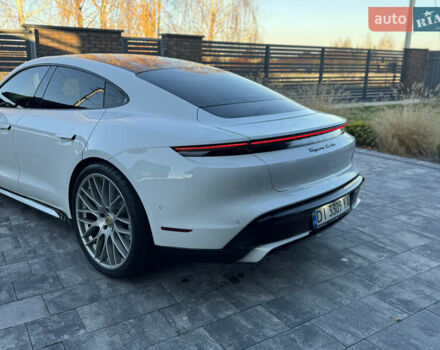 Белый Порше Тайкан, объемом двигателя 0 л и пробегом 42 тыс. км за 57900 $, фото 5 на Automoto.ua