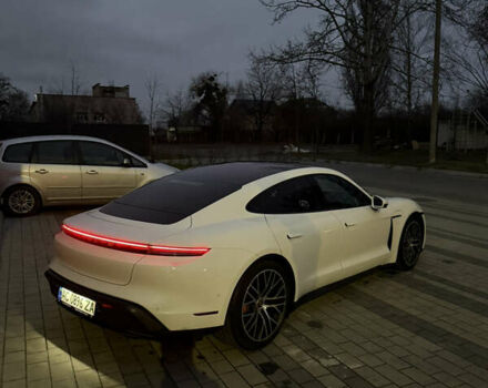 Белый Порше Тайкан, объемом двигателя 0 л и пробегом 101 тыс. км за 48000 $, фото 2 на Automoto.ua