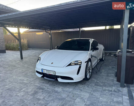 Белый Порше Тайкан, объемом двигателя 0 л и пробегом 42 тыс. км за 57900 $, фото 10 на Automoto.ua