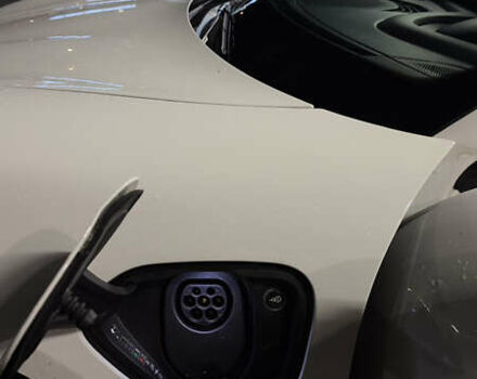 Білий Порше Тайкан, об'ємом двигуна 0 л та пробігом 99 тис. км за 70000 $, фото 19 на Automoto.ua