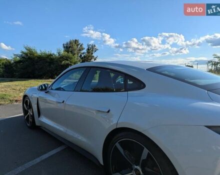 Белый Порше Тайкан, объемом двигателя 0 л и пробегом 77 тыс. км за 59000 $, фото 5 на Automoto.ua