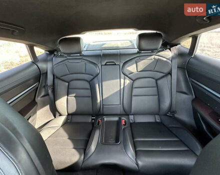 Белый Порше Тайкан, объемом двигателя 0 л и пробегом 68 тыс. км за 79700 $, фото 18 на Automoto.ua