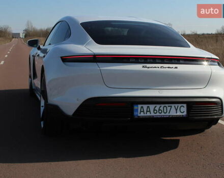Белый Порше Тайкан, объемом двигателя 0 л и пробегом 68 тыс. км за 79700 $, фото 10 на Automoto.ua