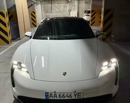 Белый Порше Тайкан, объемом двигателя 0 л и пробегом 79 тыс. км за 52700 $, фото 2 на Automoto.ua