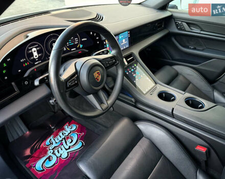 Белый Порше Тайкан, объемом двигателя 0 л и пробегом 100 тыс. км за 51800 $, фото 21 на Automoto.ua