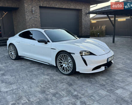 Белый Порше Тайкан, объемом двигателя 0 л и пробегом 42 тыс. км за 57900 $, фото 2 на Automoto.ua