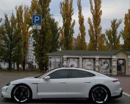 Білий Порше Тайкан, об'ємом двигуна 0 л та пробігом 73 тис. км за 70000 $, фото 7 на Automoto.ua