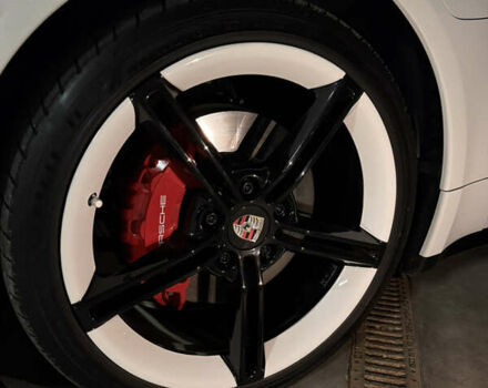 Белый Порше Тайкан, объемом двигателя 0 л и пробегом 79 тыс. км за 54500 $, фото 7 на Automoto.ua