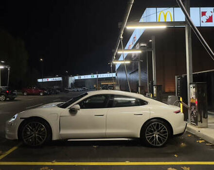 Білий Порше Тайкан, об'ємом двигуна 0 л та пробігом 99 тис. км за 70000 $, фото 3 на Automoto.ua