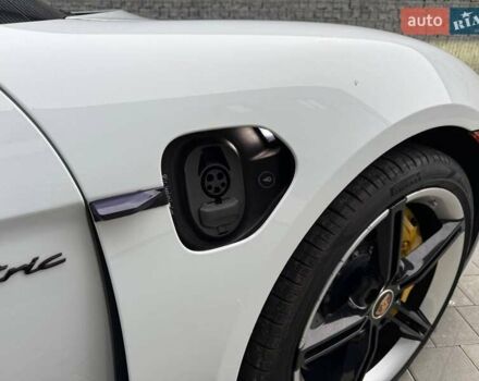 Білий Порше Тайкан, об'ємом двигуна 0 л та пробігом 43 тис. км за 71000 $, фото 13 на Automoto.ua