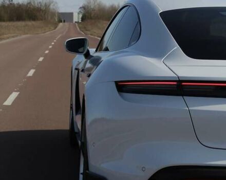 Белый Порше Тайкан, объемом двигателя 0 л и пробегом 68 тыс. км за 79700 $, фото 25 на Automoto.ua