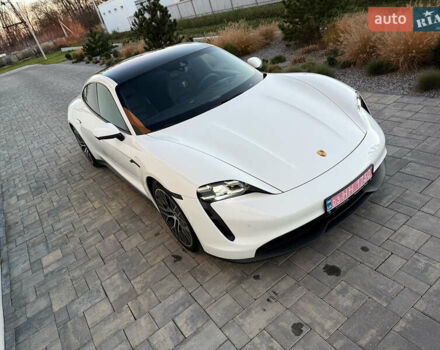 Белый Порше Тайкан, объемом двигателя 0 л и пробегом 100 тыс. км за 51800 $, фото 43 на Automoto.ua