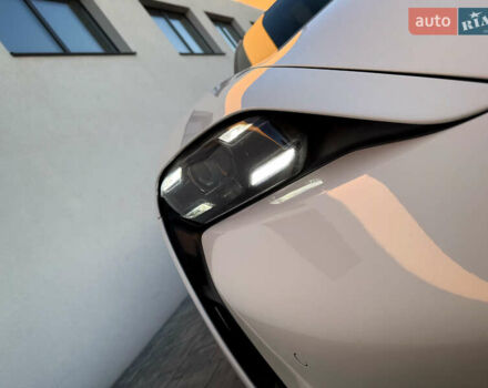 Белый Порше Тайкан, объемом двигателя 0 л и пробегом 100 тыс. км за 51800 $, фото 2 на Automoto.ua