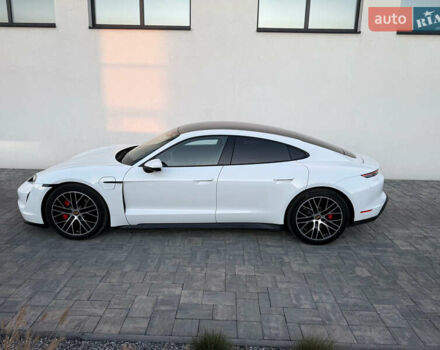 Белый Порше Тайкан, объемом двигателя 0 л и пробегом 100 тыс. км за 51800 $, фото 39 на Automoto.ua