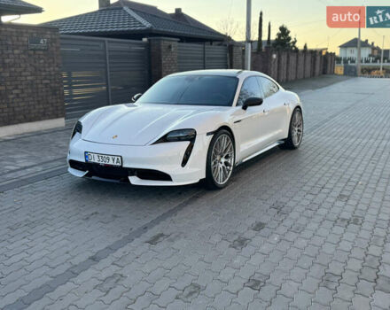 Белый Порше Тайкан, объемом двигателя 0 л и пробегом 42 тыс. км за 57900 $, фото 12 на Automoto.ua