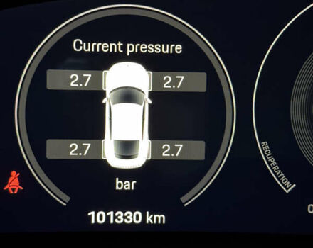 Белый Порше Тайкан, объемом двигателя 0 л и пробегом 101 тыс. км за 48000 $, фото 14 на Automoto.ua