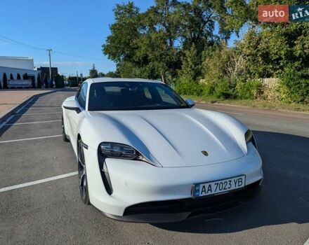 Белый Порше Тайкан, объемом двигателя 0 л и пробегом 77 тыс. км за 59000 $, фото 4 на Automoto.ua