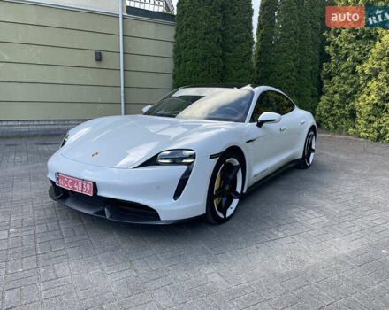Белый Порше Тайкан, объемом двигателя 0 л и пробегом 26 тыс. км за 88900 $, фото 2 на Automoto.ua