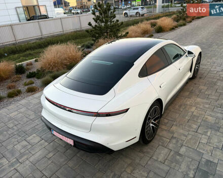 Белый Порше Тайкан, объемом двигателя 0 л и пробегом 100 тыс. км за 51800 $, фото 45 на Automoto.ua