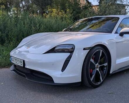 Белый Порше Тайкан, объемом двигателя 0 л и пробегом 77 тыс. км за 59000 $, фото 1 на Automoto.ua